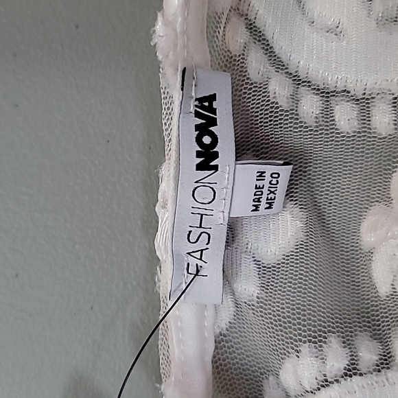 FASHION NOVA brand sheer lace and velvet white size small crop top bell sleeves - Picture 10 of 10